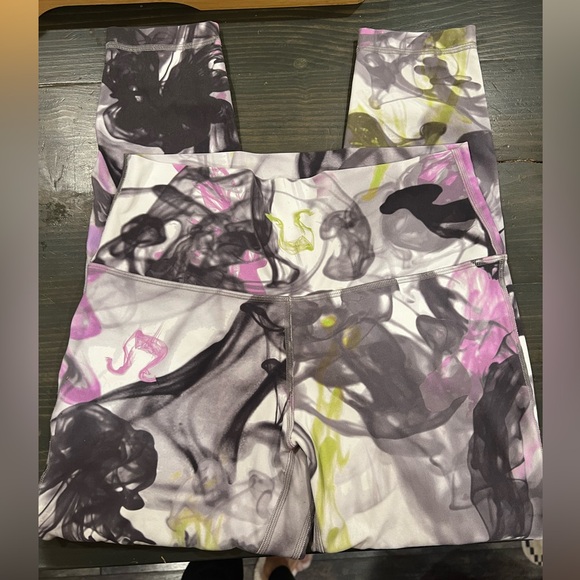 Lululemon Unicorn tears align legging - Picture 4 of 7